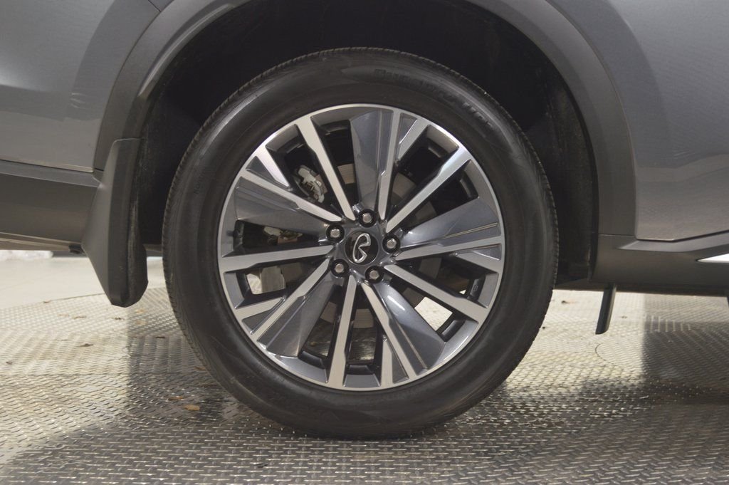 Used 2026 Gray INFINITI LUXE image 15