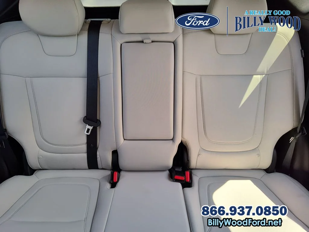 Used 2025 White Pearl Hyundai SEL image 26