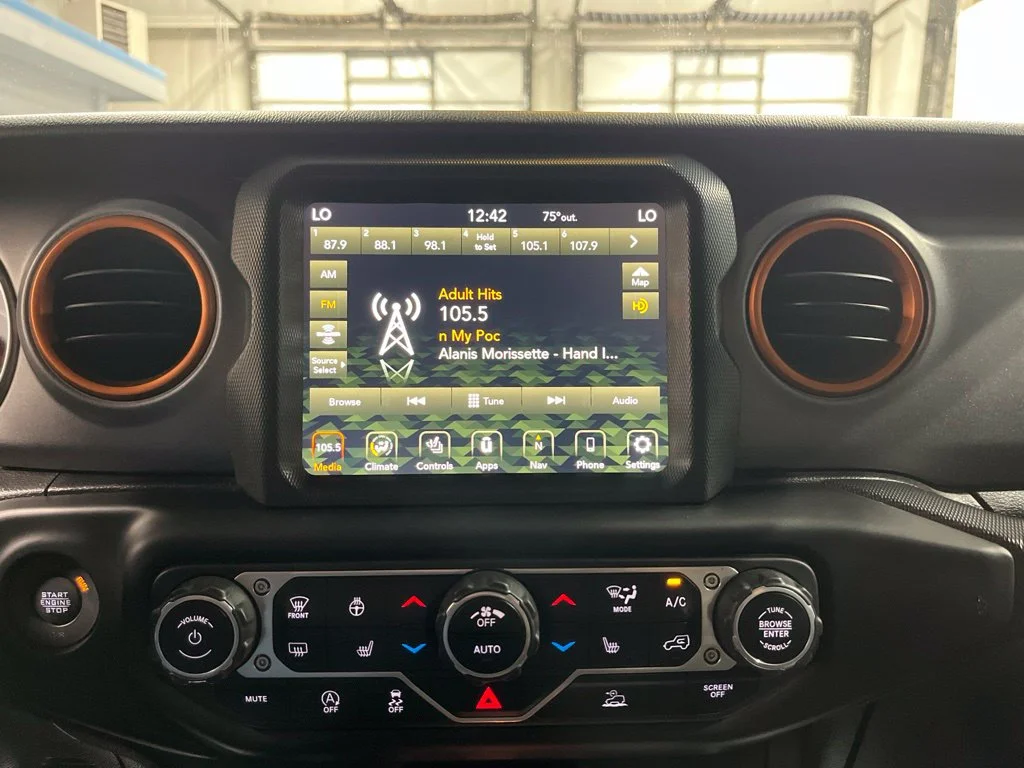 Used 2021 Crystal Metallic Jeep Mojave image 26