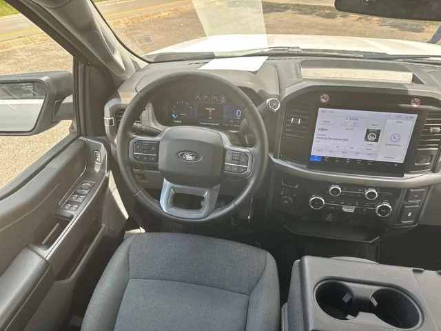 Used 2025 White Ford XLT image 17