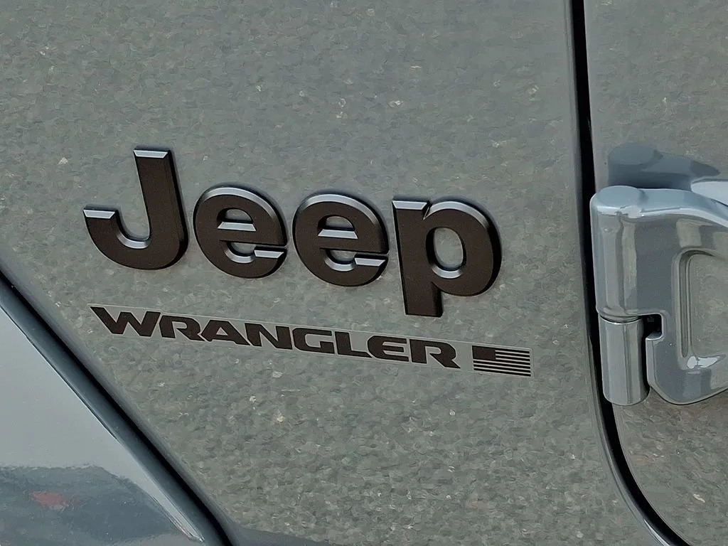 New 2026 Anvil Clearcoat Jeep Sahara image 15