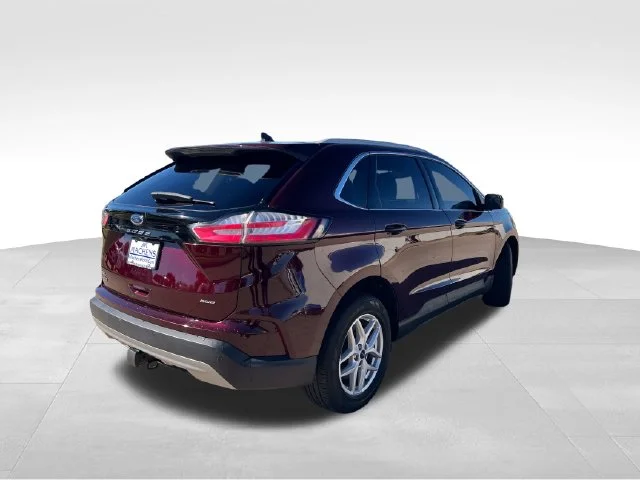 Used 2022 Red Ford SEL image 11