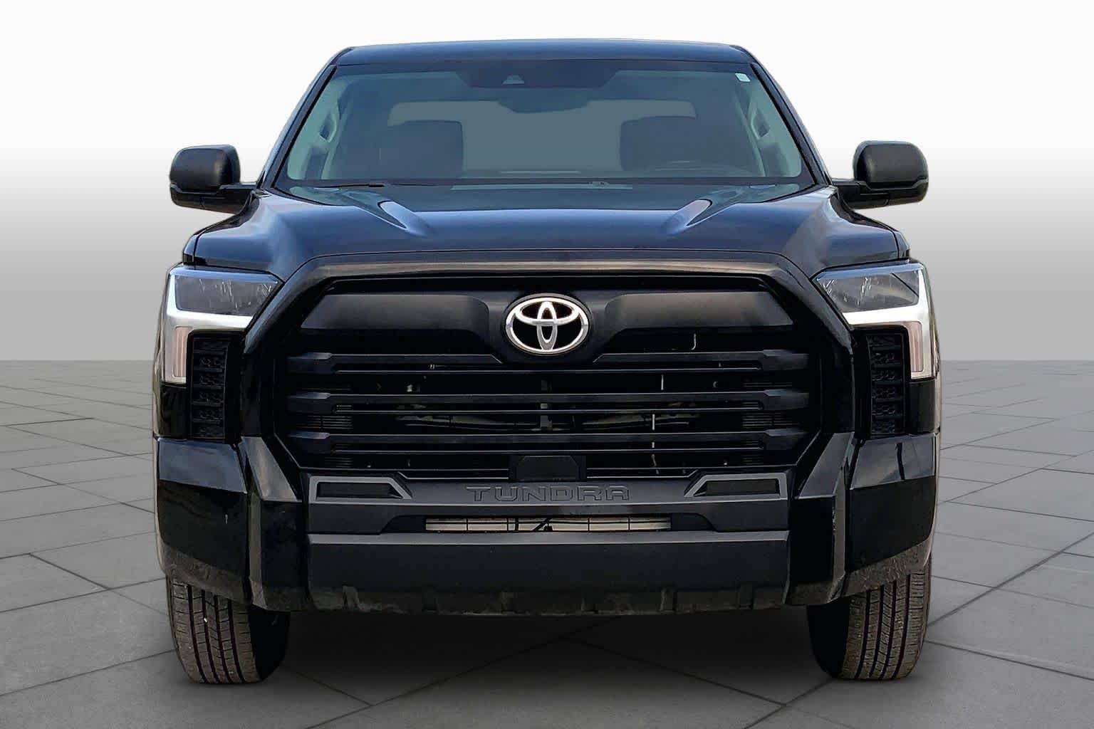 Used 2022 Midnight Black Metallic Toyota SR image 4