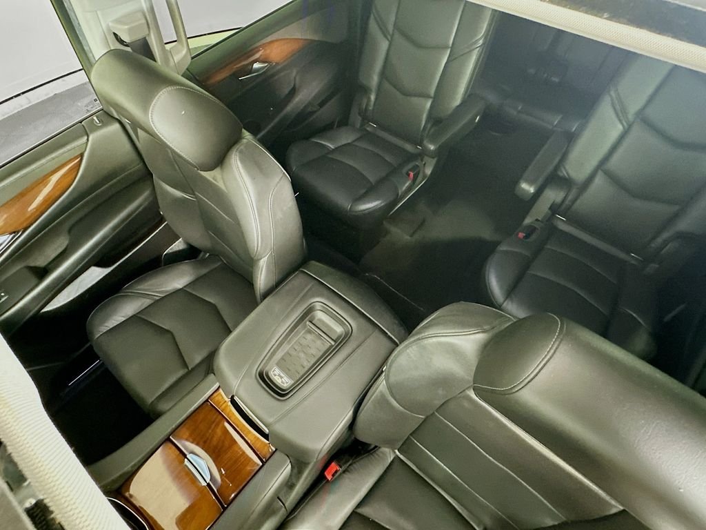 Used 2017 Radiant Silver Metallic Cadillac Luxury image 23