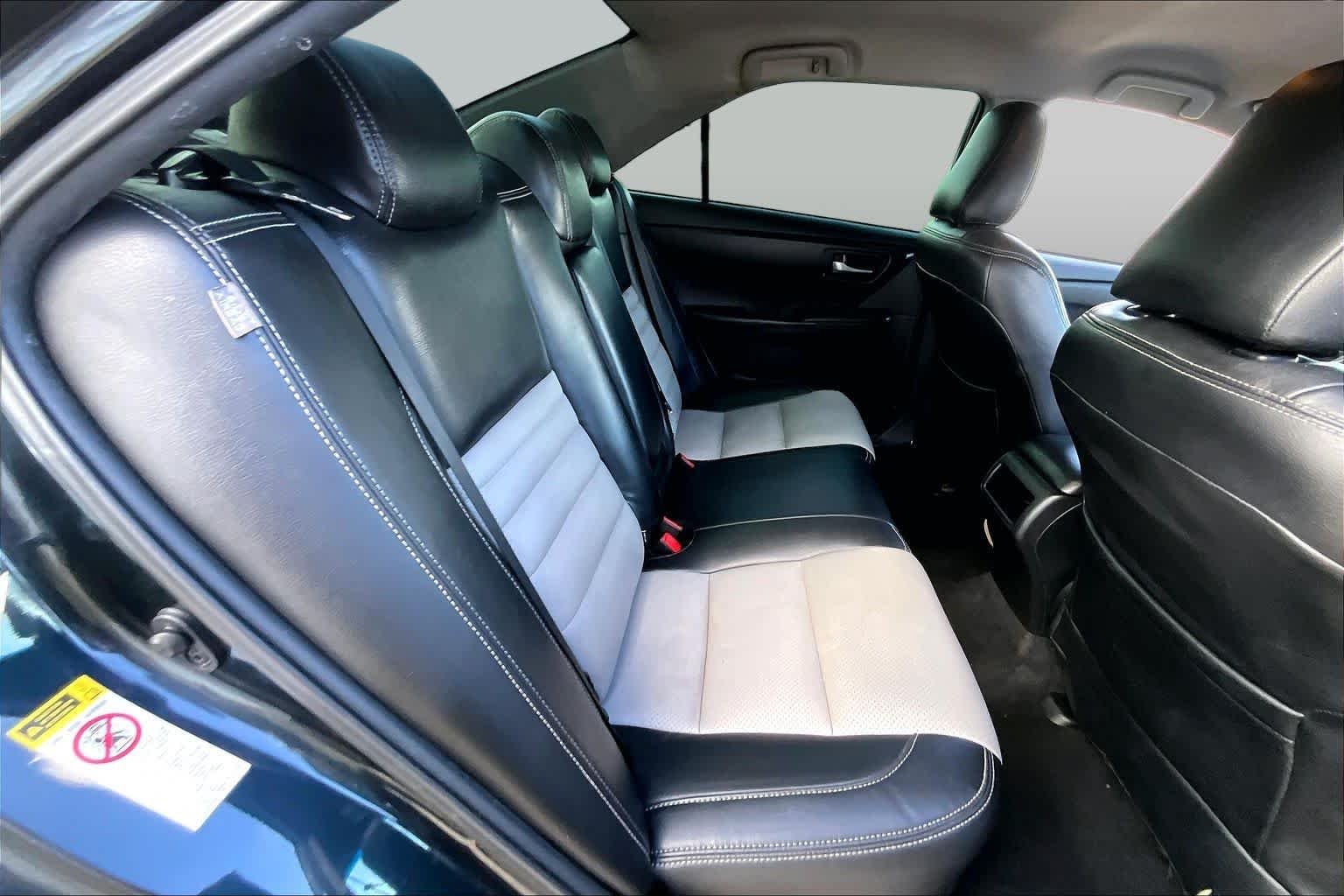 Used 2015 Cosmic Gray Mica Toyota LE image 21