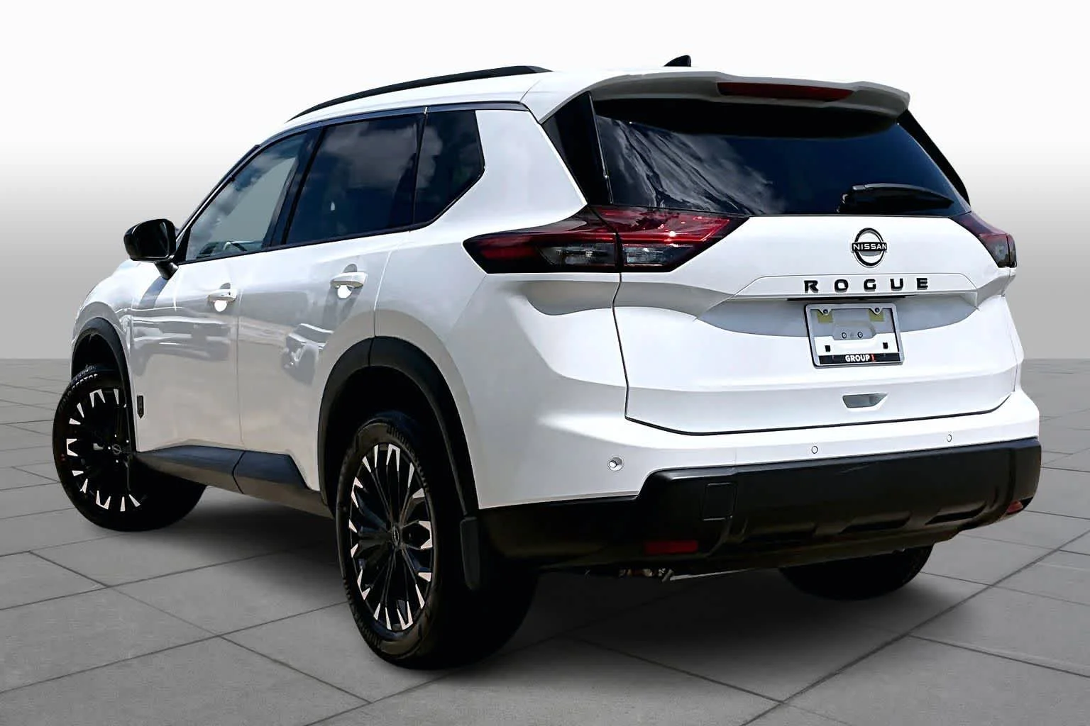 View vehicle photo 7
