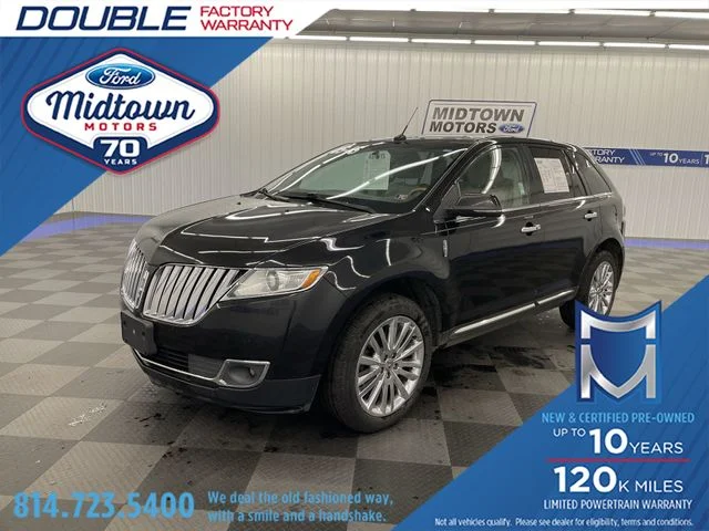 Used 2015 Tuxedo Black Metallic Lincoln Base image 1
