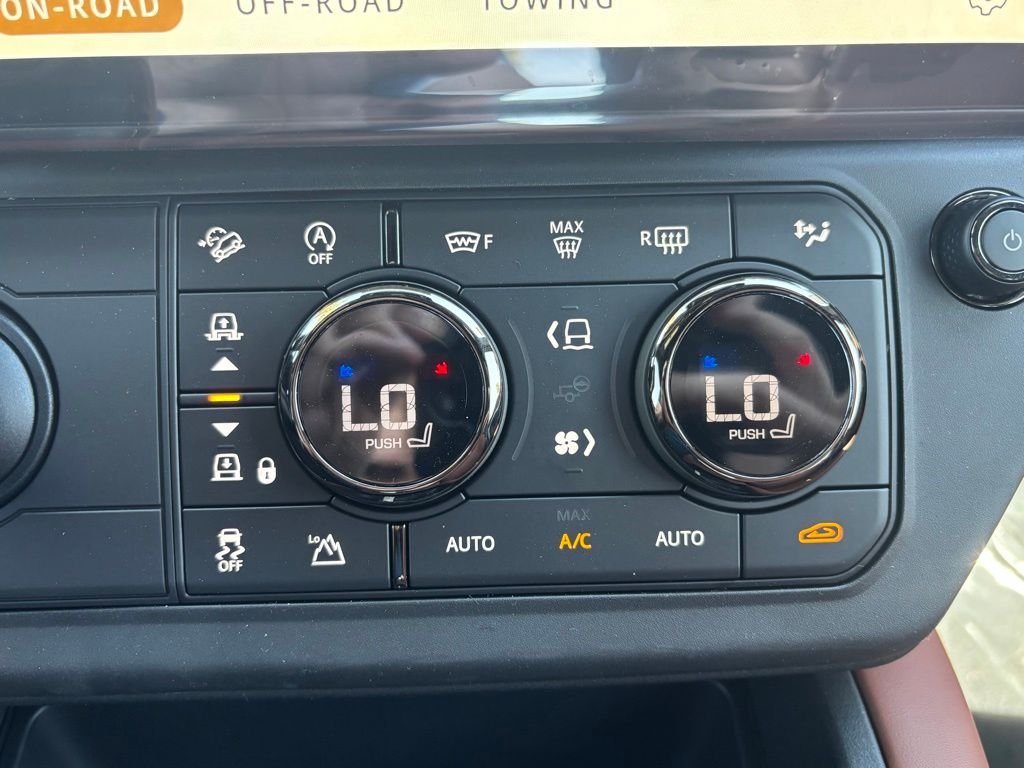 New 2026 Fuji White Land Rover OCTA image 13