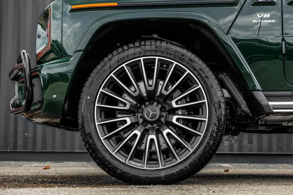 New 2026 MANUFAKTUR Deep Green Non-Metallic Mercedes-Benz G 63 AMG® image 4