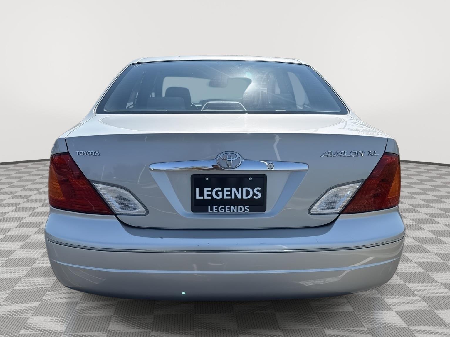 Used 2002 Lunar Mist Metallic Toyota XL image 4
