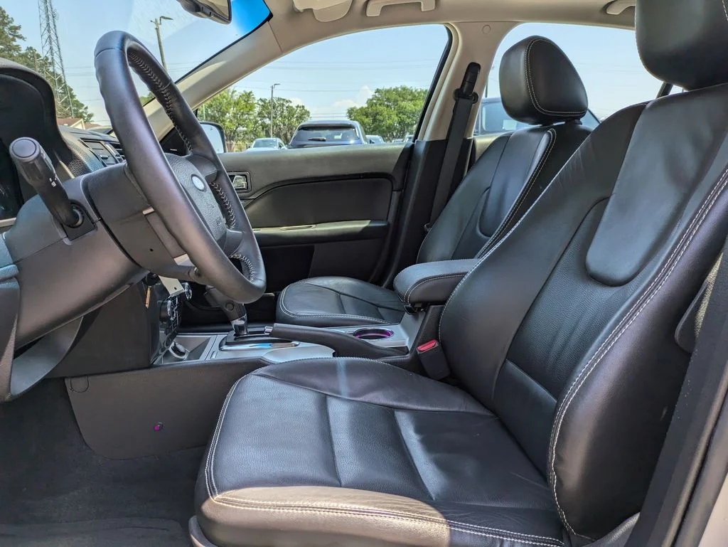 Used 2010 Brilliant Silver Metallic Ford SEL image 20