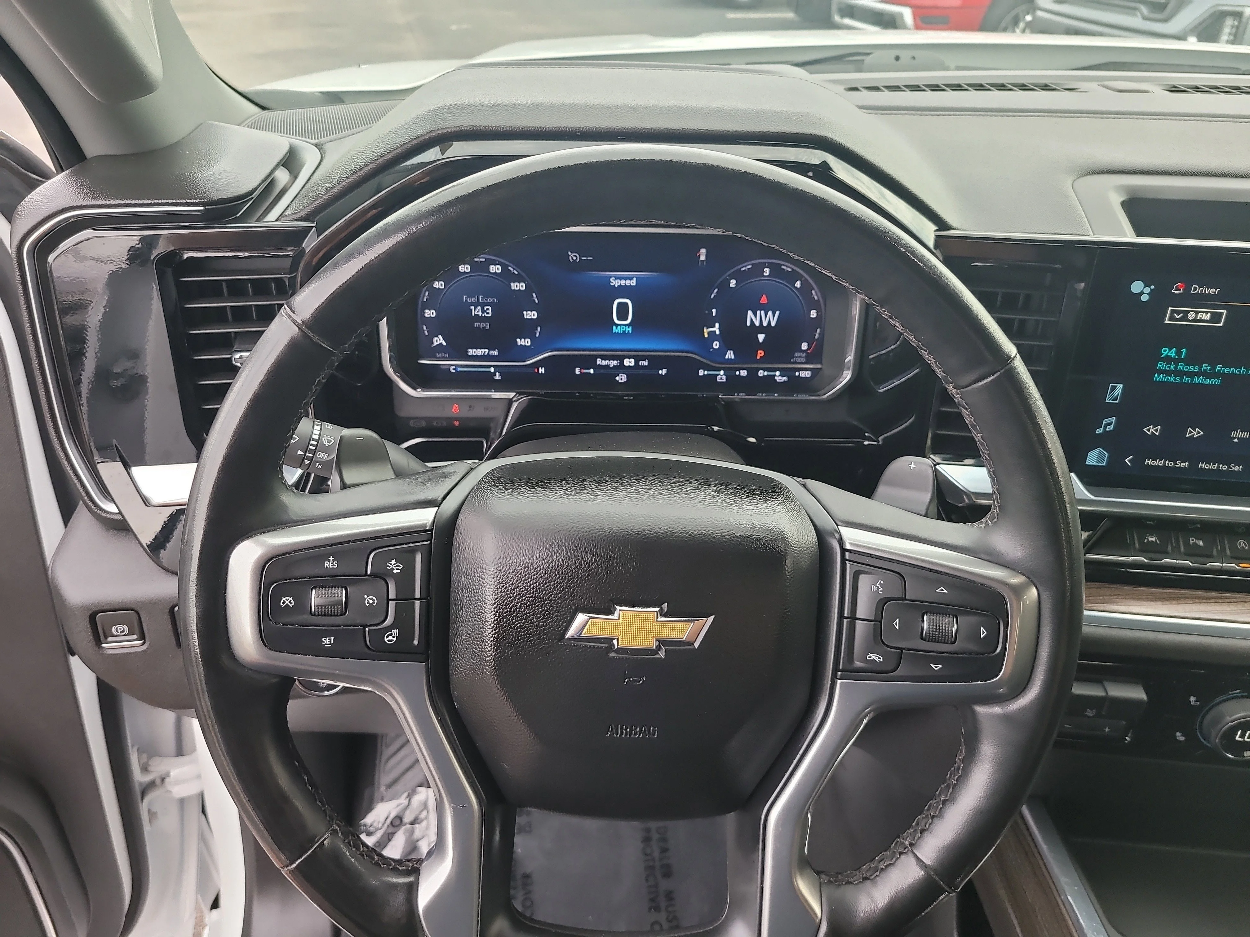 Used 2024 Summit White Chevrolet LT image 27