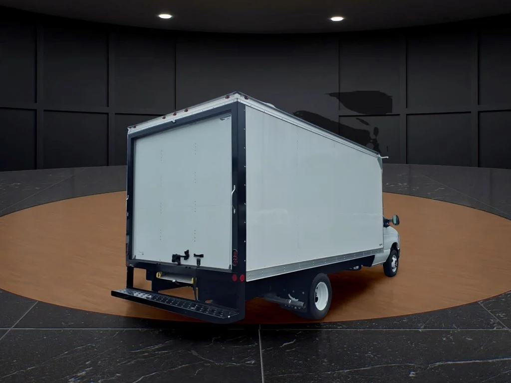 New 2026 Oxford White Ford 16FT BOX TRUCK image 2