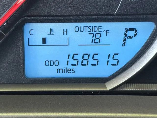 Used 2015 Silver Toyota XLE image 27