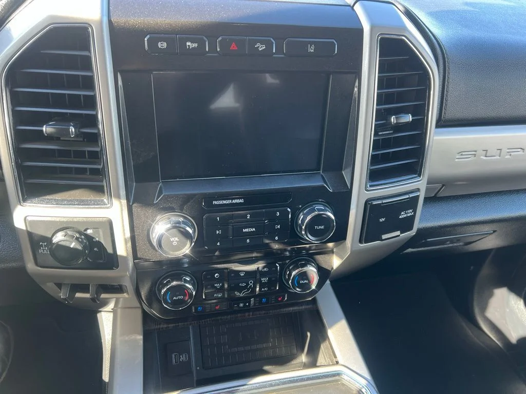 Used 2020 Oxford White Ford Lariat image 12