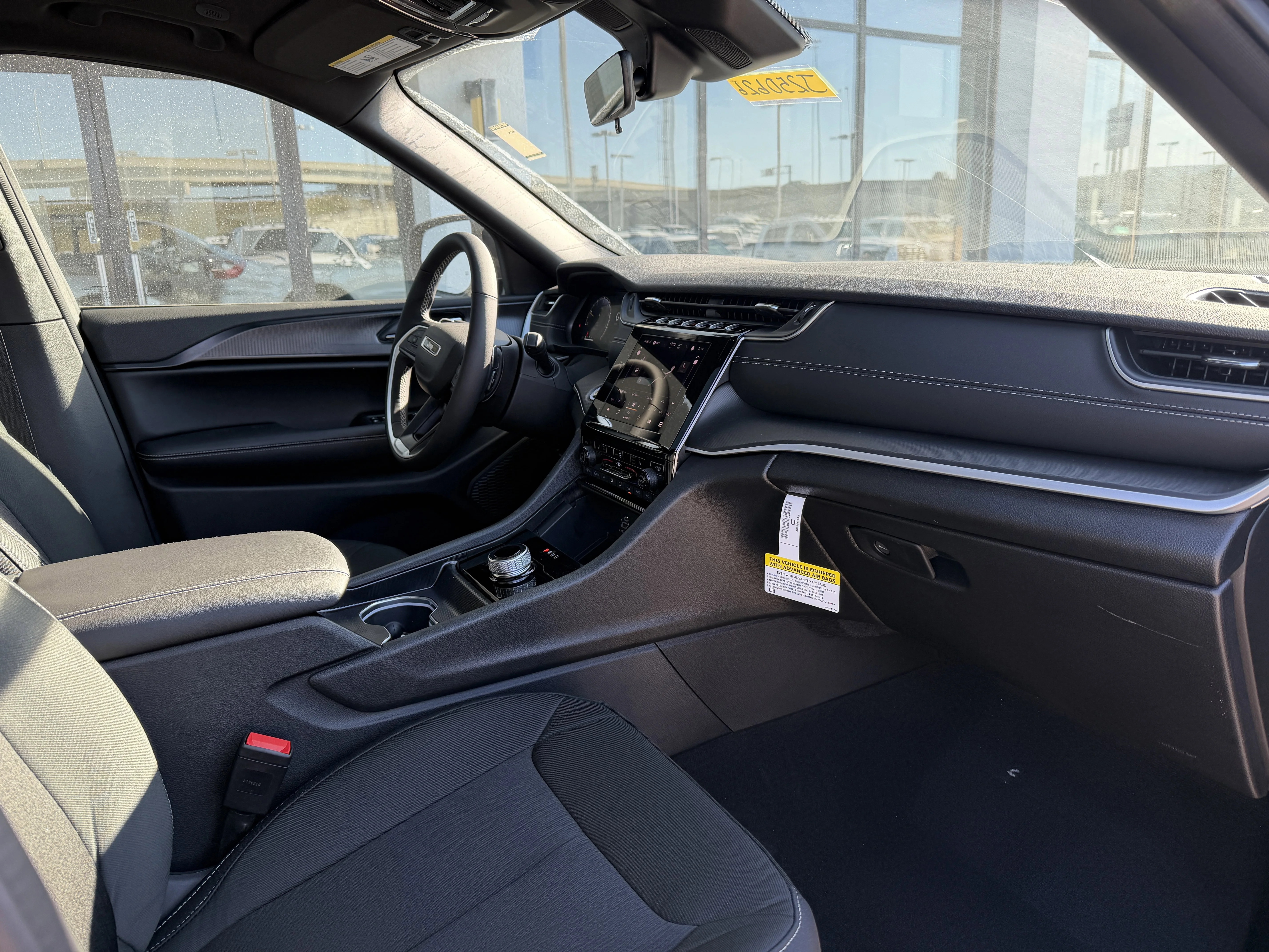 2025 Jeep Grand Cherokee Laredo - Photo 23