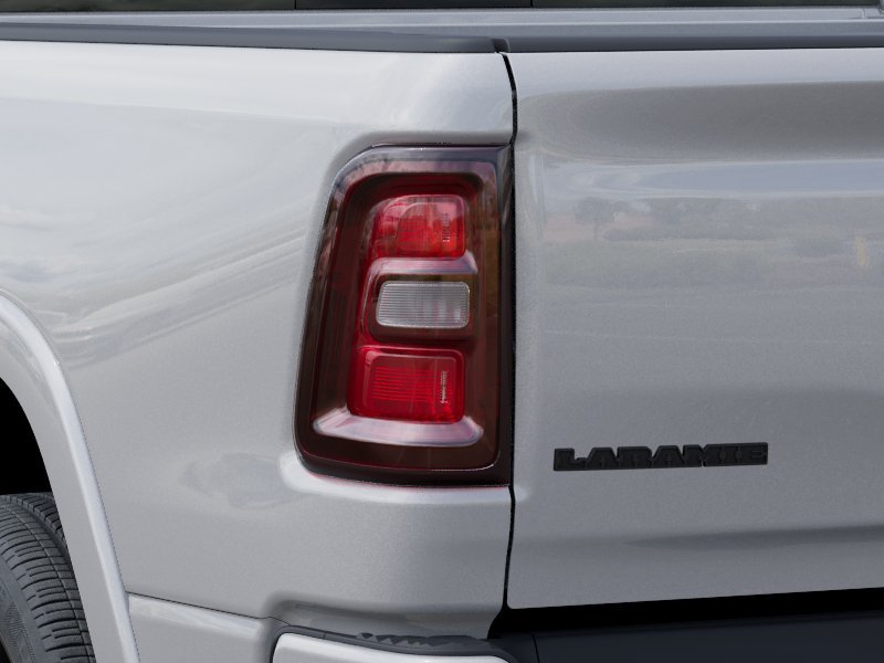 New 2026 Ivory White Tri-Coat Pearl-Coat Exterior Paint RAM LARAMIE image 5