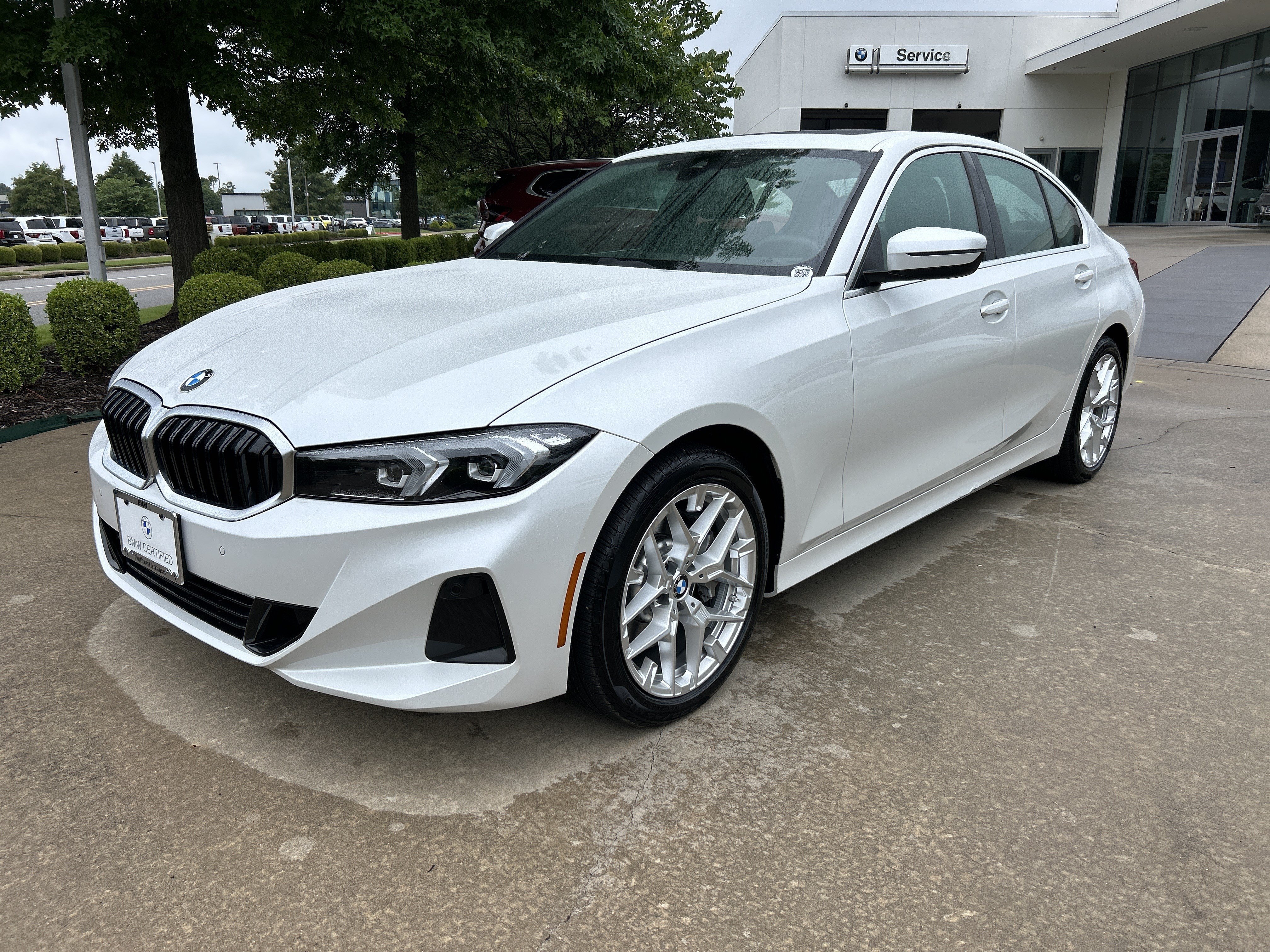 2026 BMW 3 Series 330i xDrive Sedan's photo