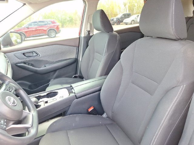 Used 2023 Red Nissan S image 10