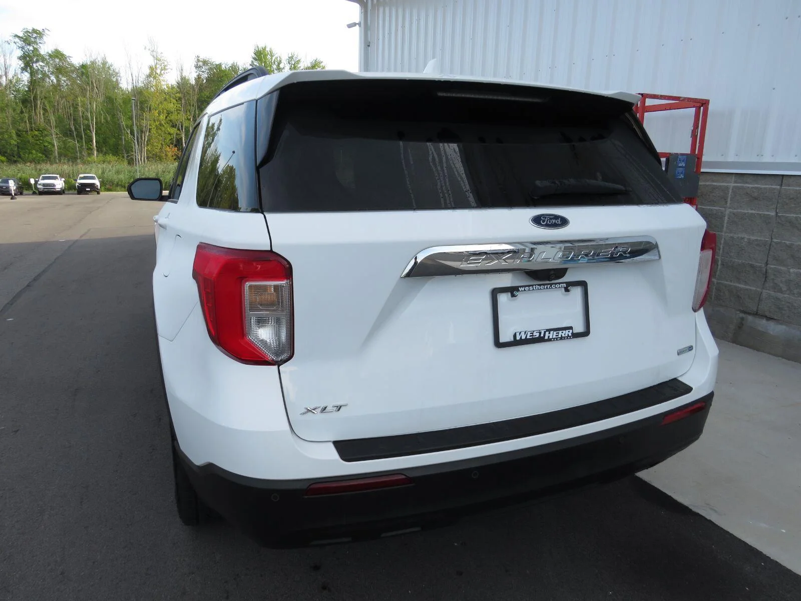 Used 2020 Oxford White Ford XLT image 19
