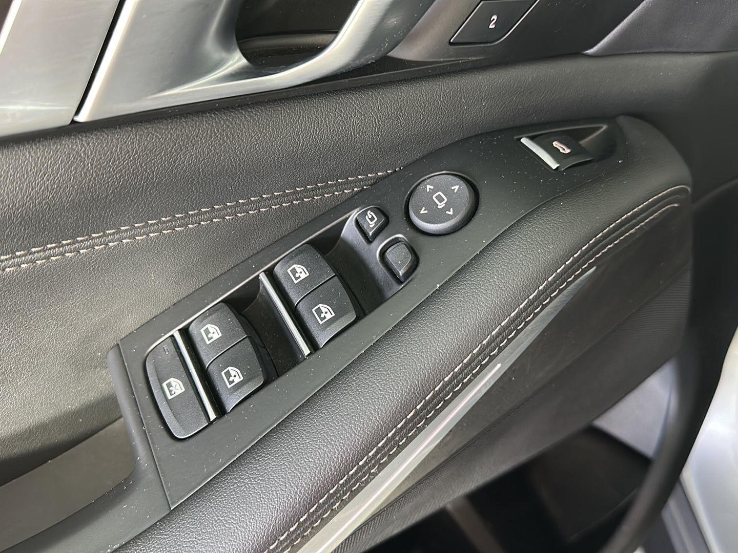 Used 2024 Skyscraper Grey Metallic BMW xDrive40i image 9