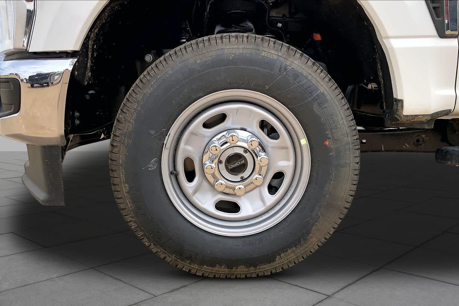 New 2026 Oxford White Ford F-250® XL image 11