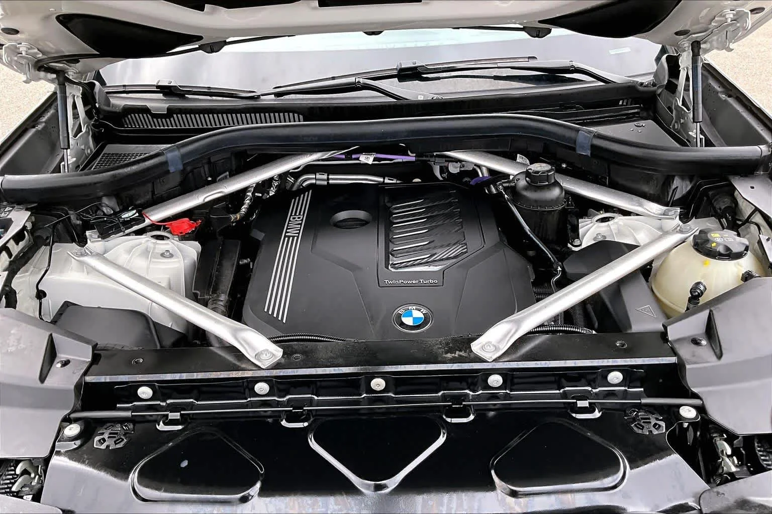 Used 2023 Alpine White BMW xDrive40i image 29