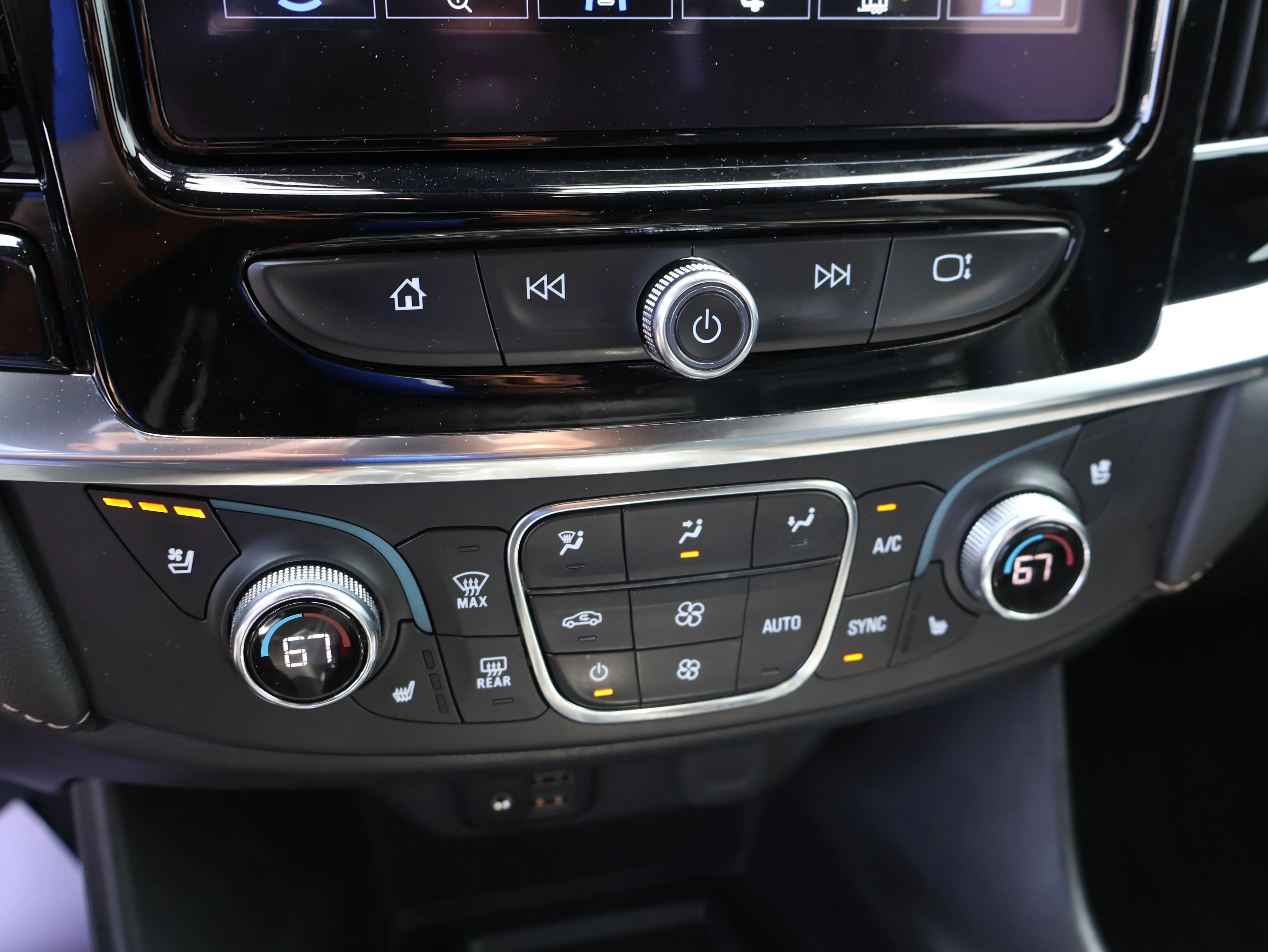 2023 Chevrolet Traverse Premier - Photo 30