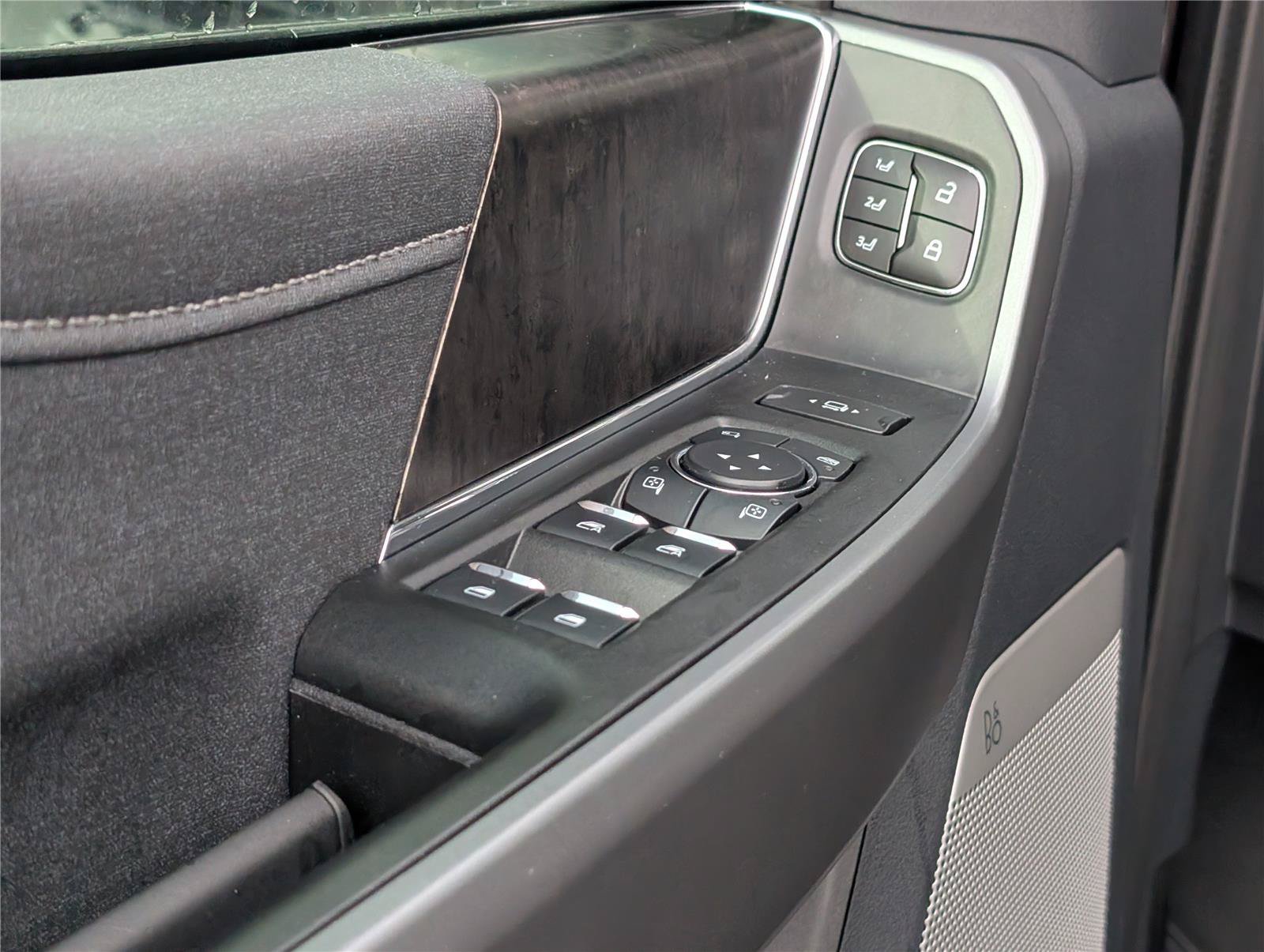 New 2026 AGATE BLACK FORD Lariat image 17