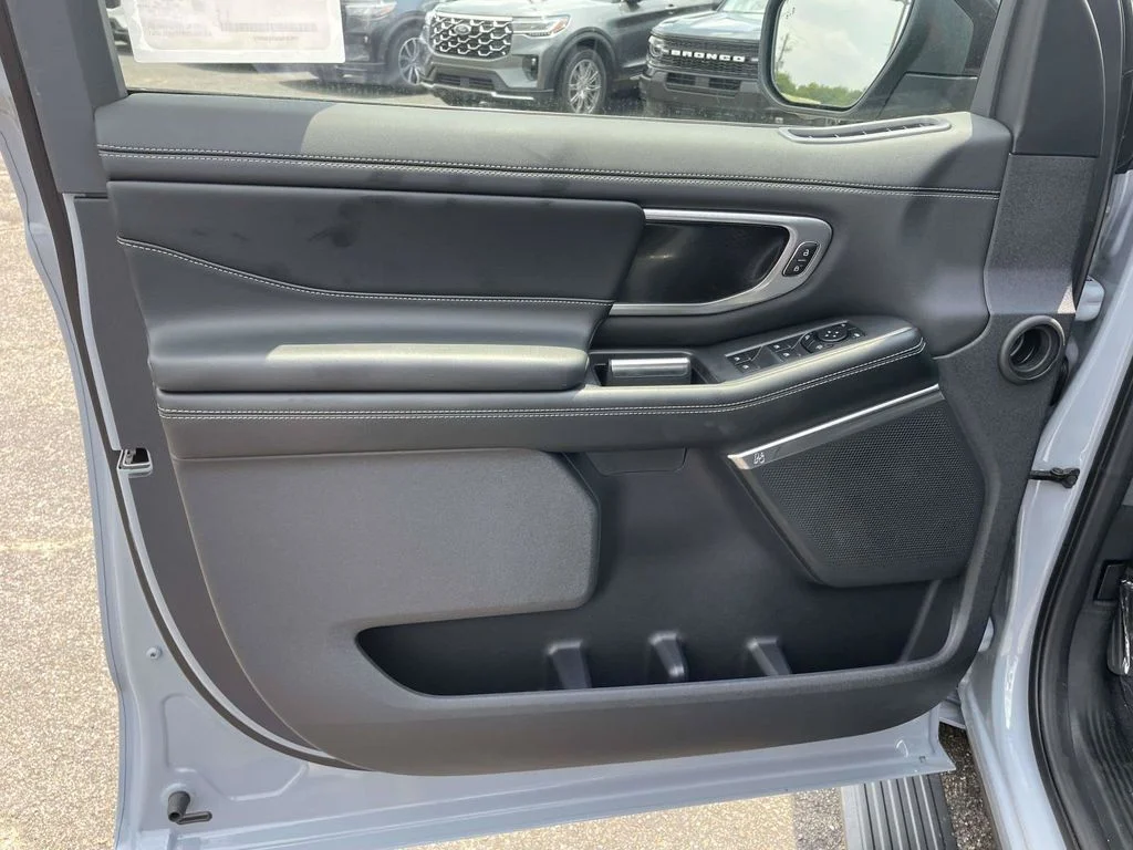 New 2027 Glacier Gray Metallic Tri-Coat Ford Platinum image 15