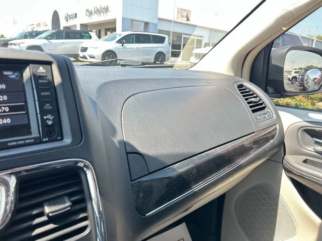Used 2015 Red Chrysler Touring image 42