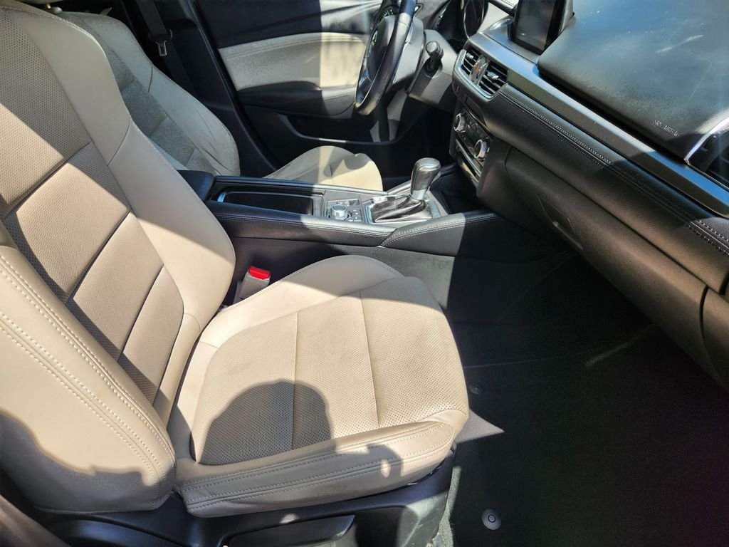 Used 2016  Mazda i Touring image 10