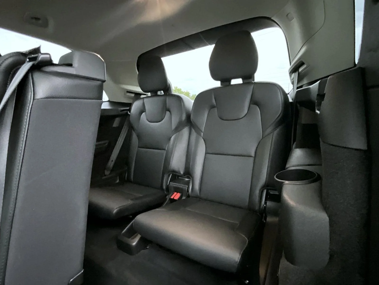 Used 2021 Silver Volvo T5 Momentum image 23