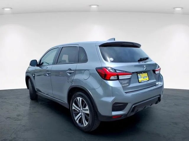 Used 2025 Gray Mitsubishi 2.0 ES image 13