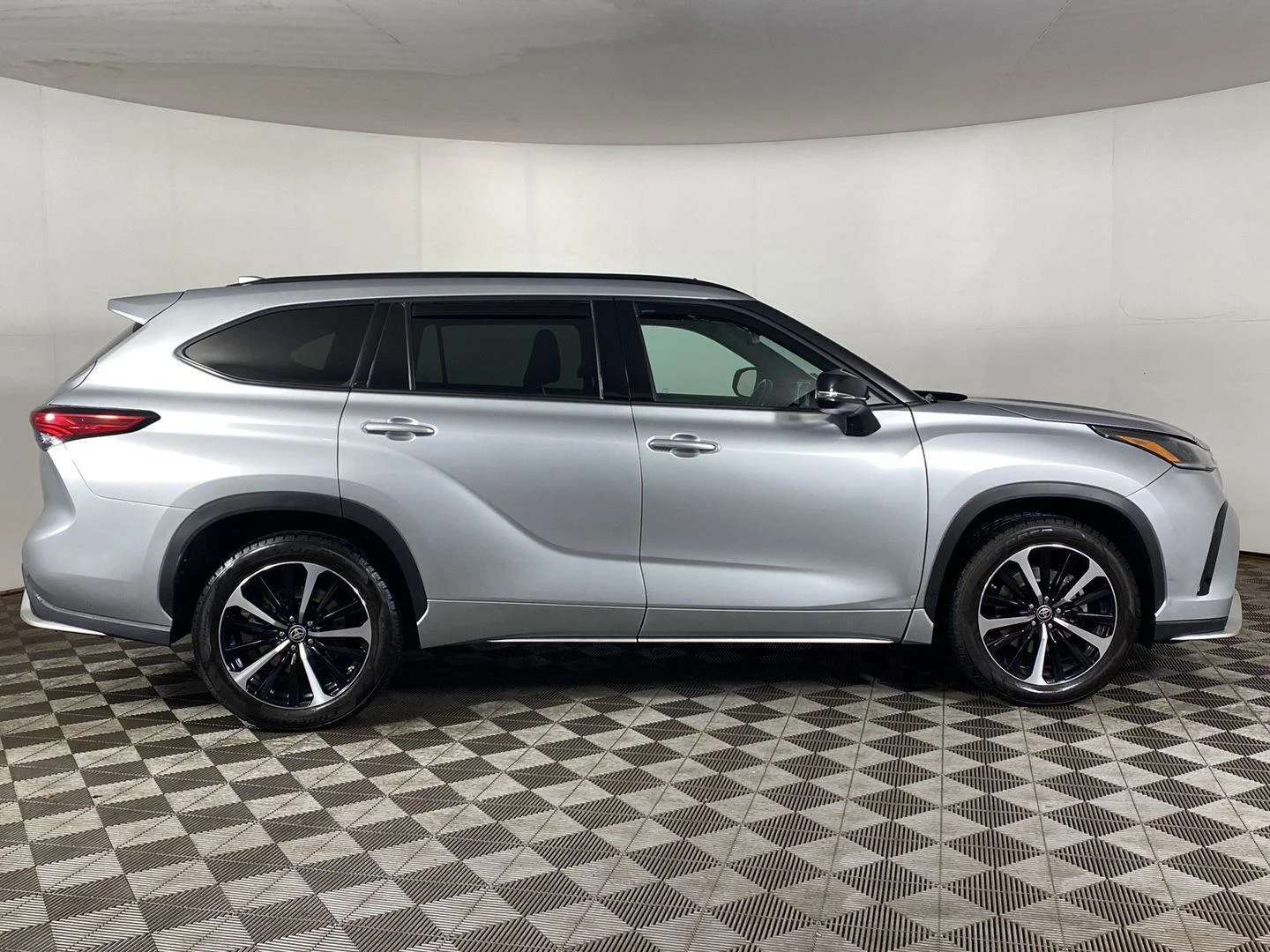 Used 2022 Celestial Silver Metallic Toyota XSE image 7