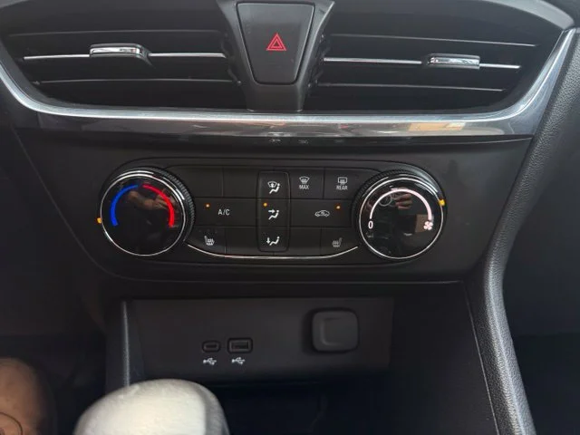 Used 2024 Blue Buick Preferred image 18
