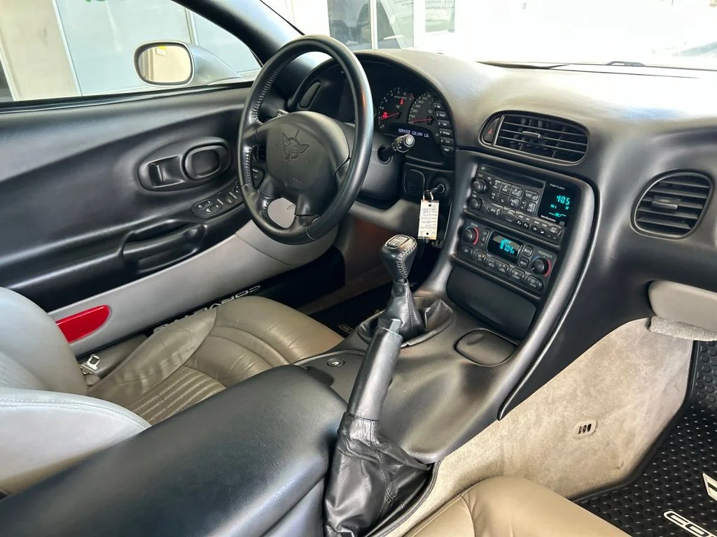 Used 2000 Silver Chevrolet Base image 21