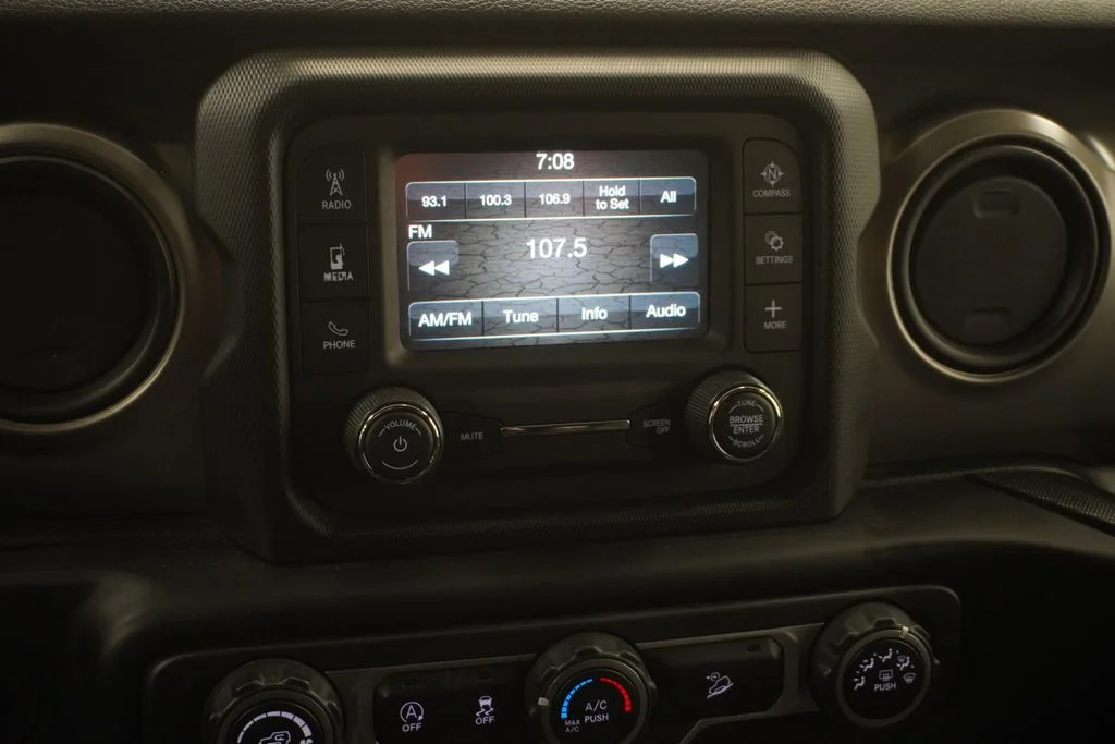 Used 2019 Gray Jeep Sport S image 33