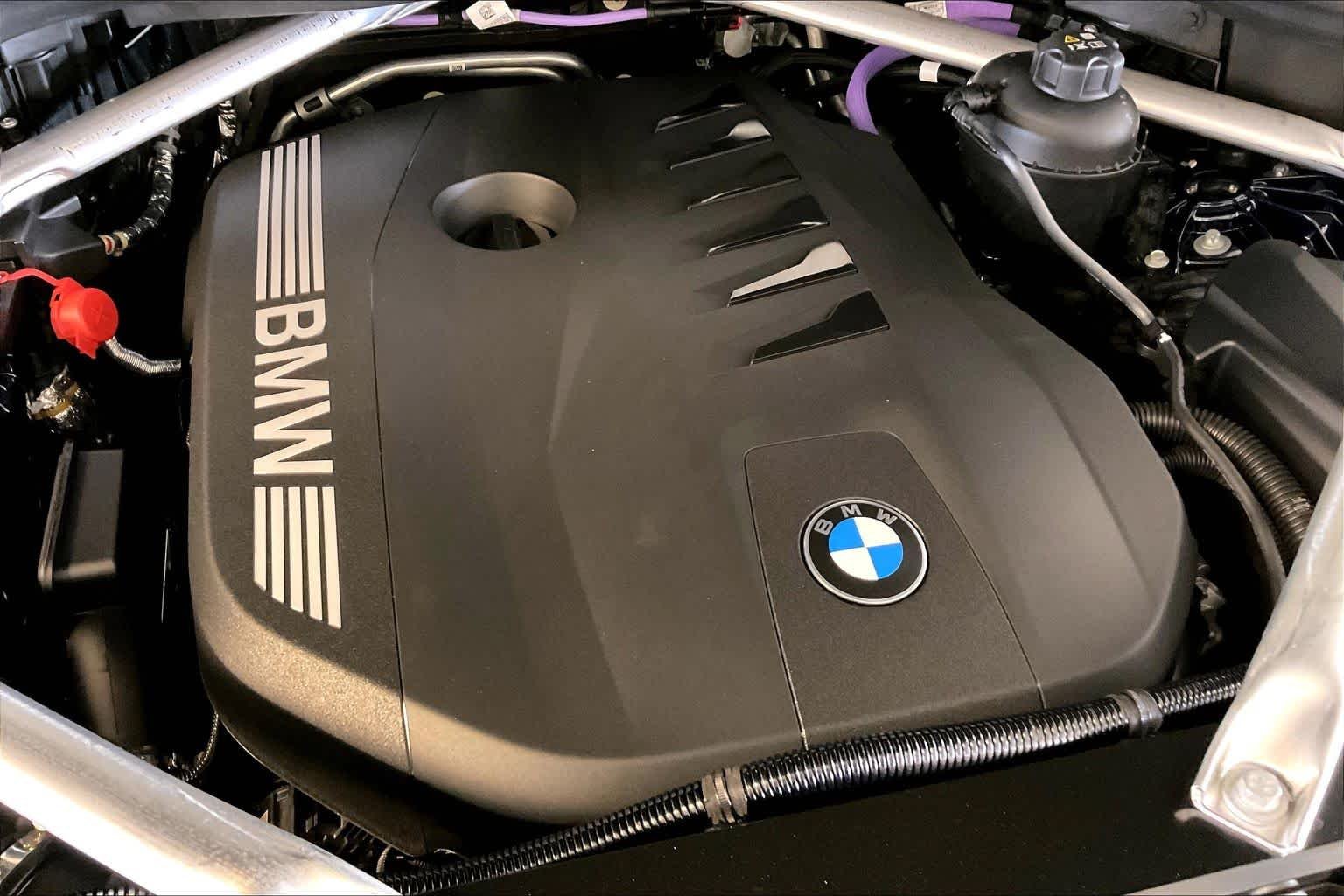 New 2026 Tanzanite Blue II Metallic BMW xDrive40i image 17