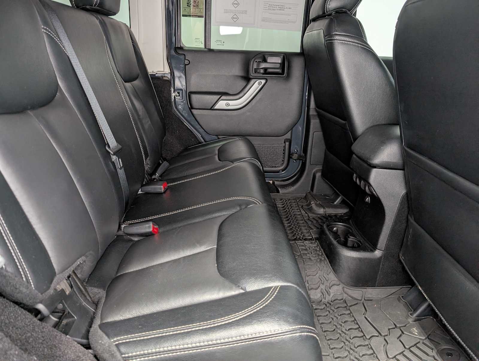 Used 2017 Rhino Clearcoat Jeep Rubicon image 39