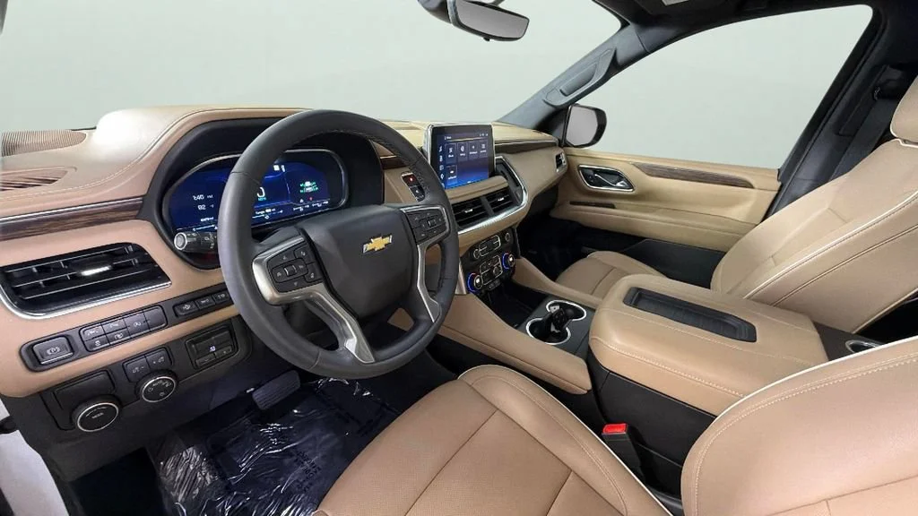 Used 2023 Iridescent Pearl Tricoat Chevrolet Premier image 18