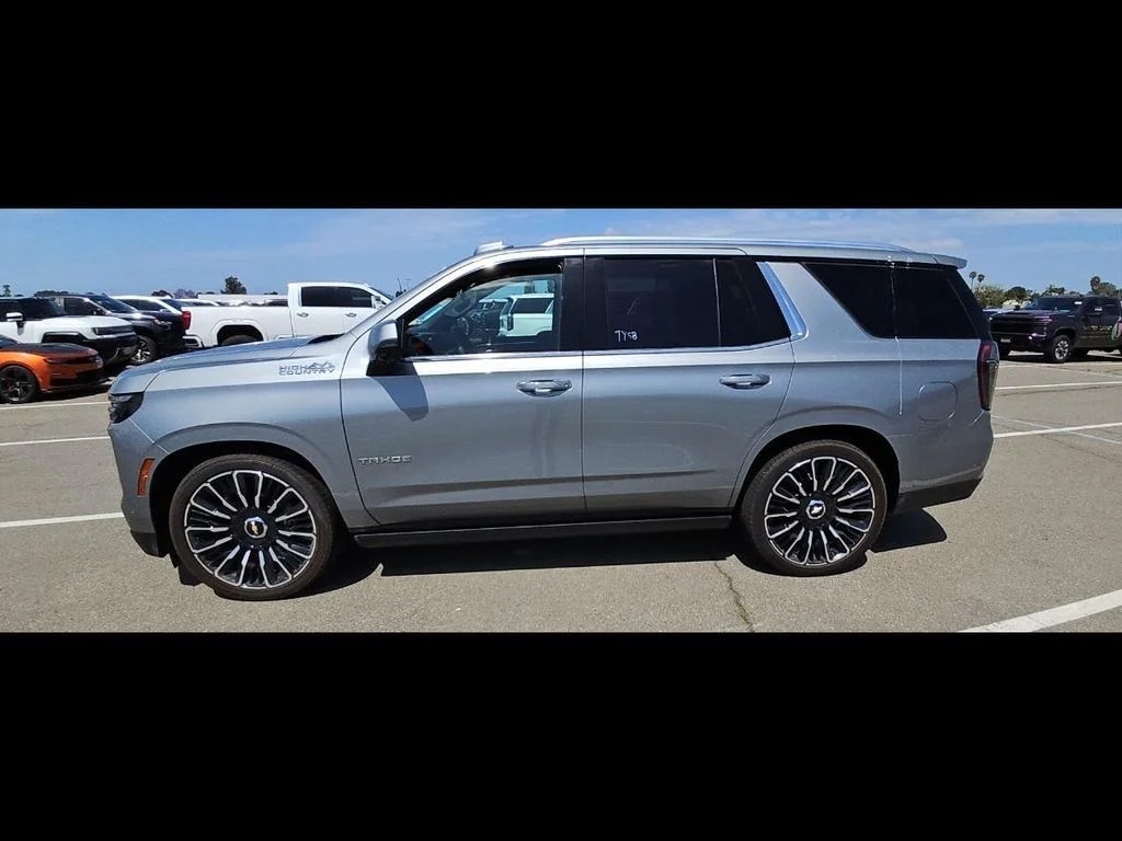 Used 2025 Gray Chevrolet High Country image 4