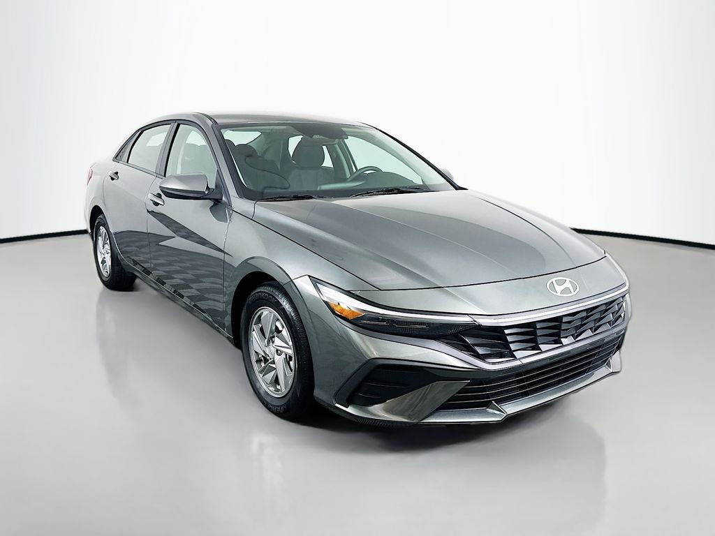 Used 2026 Gray Hyundai SE image 3