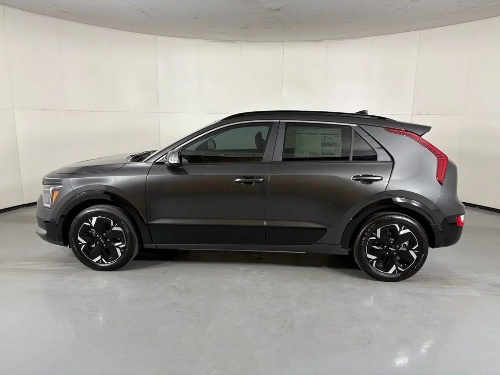 New 2026 Interstellar Gray Kia WIND image 5