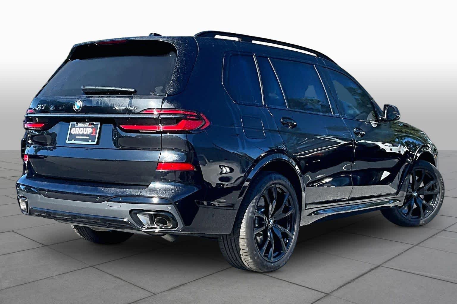 Used 2025 Black Sapphire Metallic BMW xDrive40i image 13