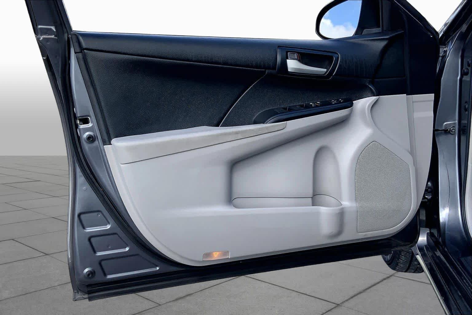 Used 2014 Magnetic Gray Metallic Toyota LE image 21