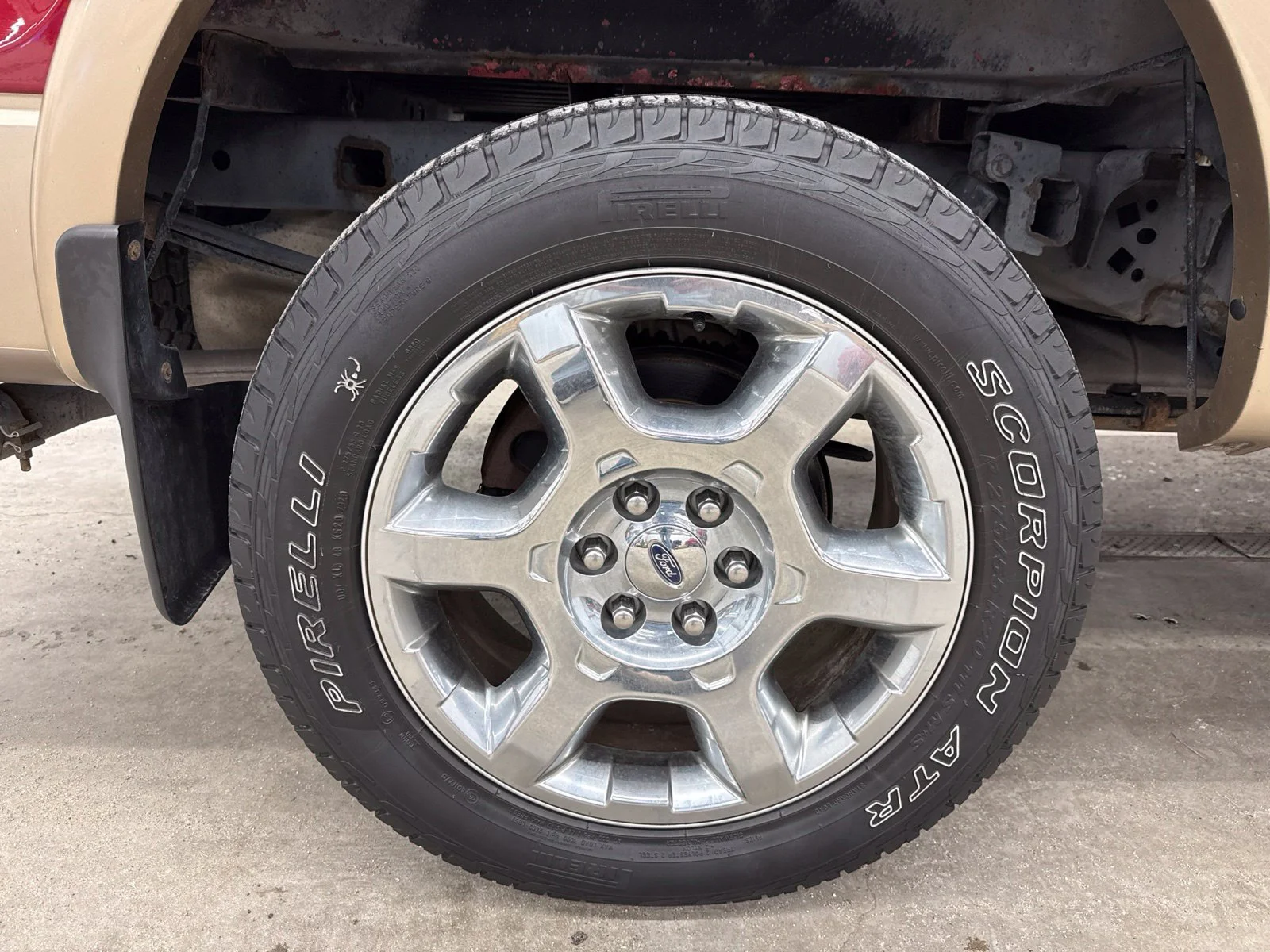 Used 2014 Beige Ford Lariat image 10