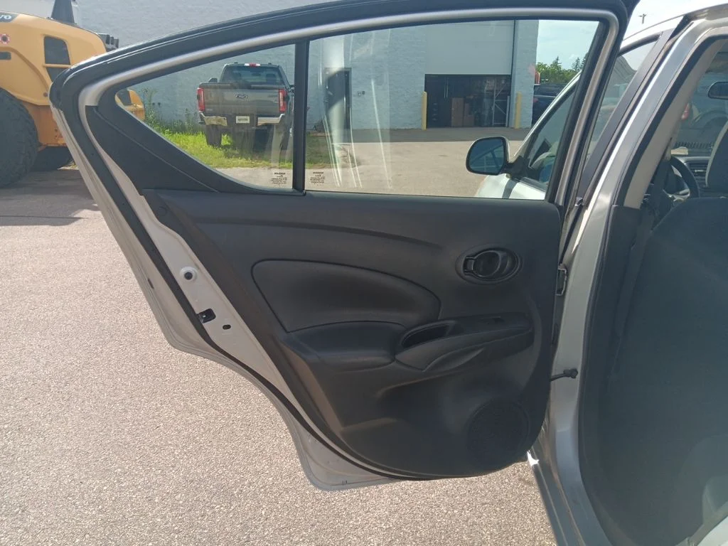 Used 2012 Brilliant Silver Metallic Nissan 1.6 SV image 29