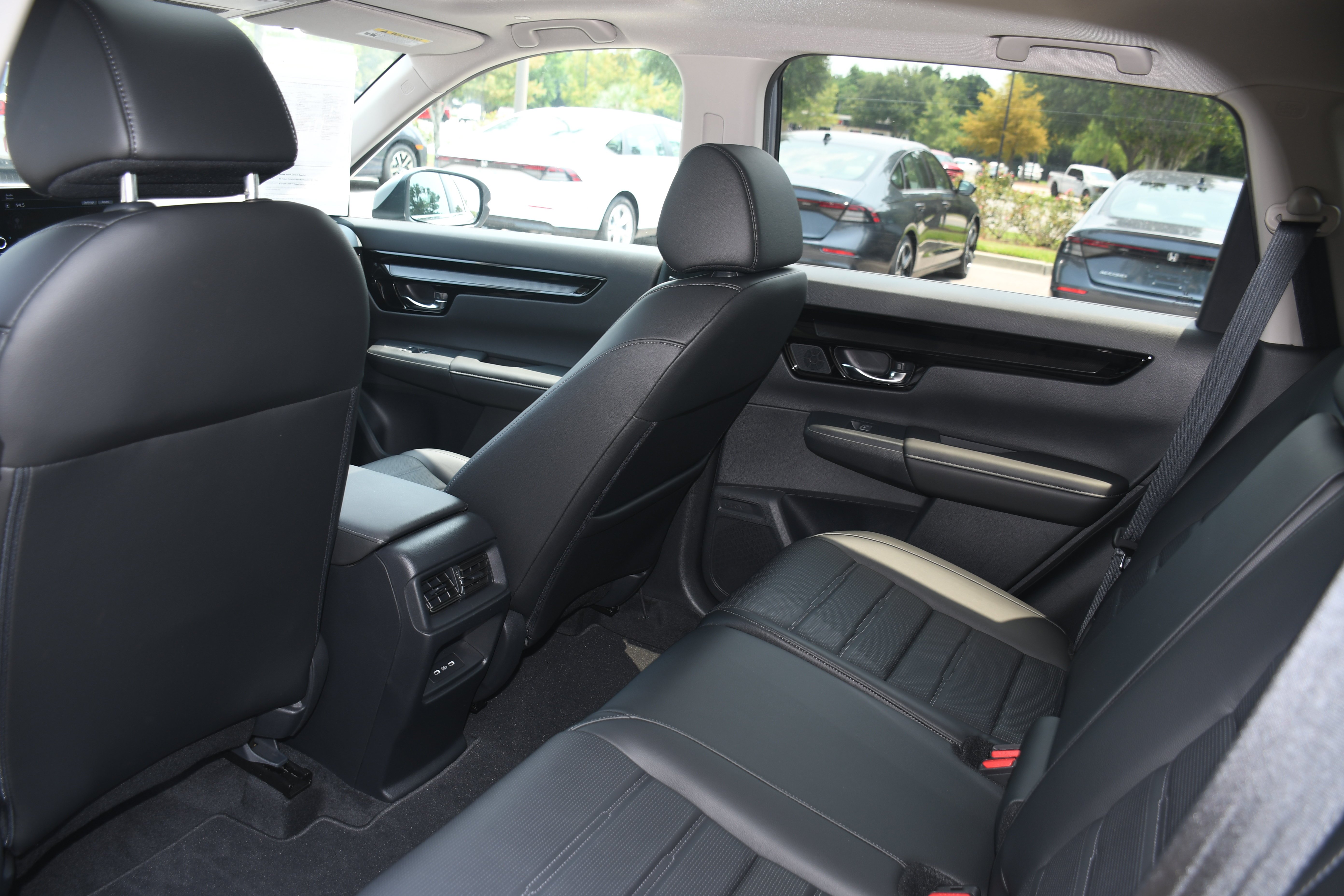 Used 2025  Honda EX-L image 17