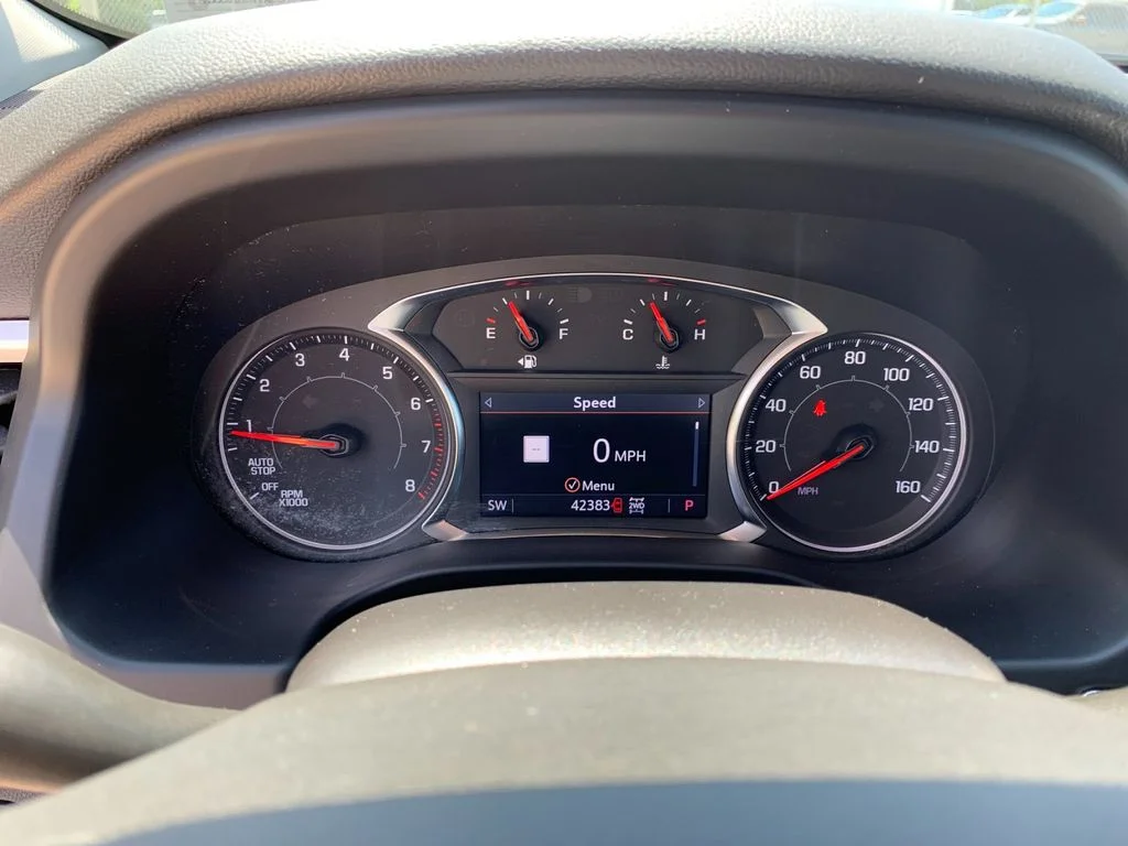 Used 2023 Red GMC SLT image 32